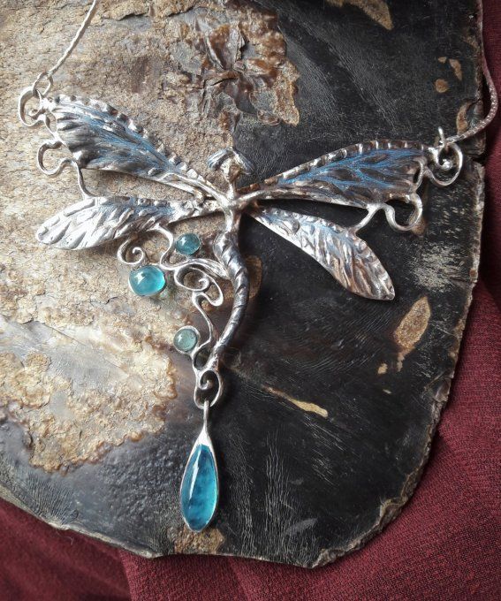 Collier Art Nouveau femme libellule