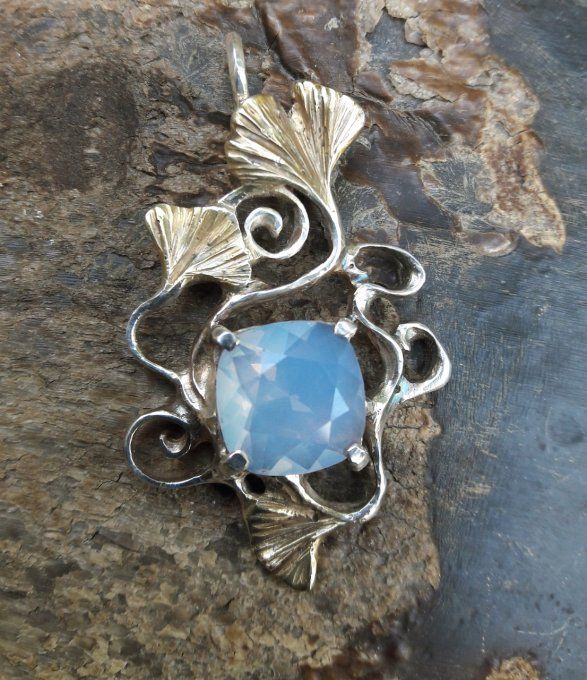 Pendentif Art Nouveau "opale"
