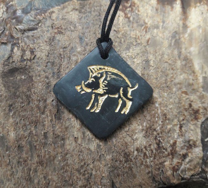 Pendentif ardoise sanglier